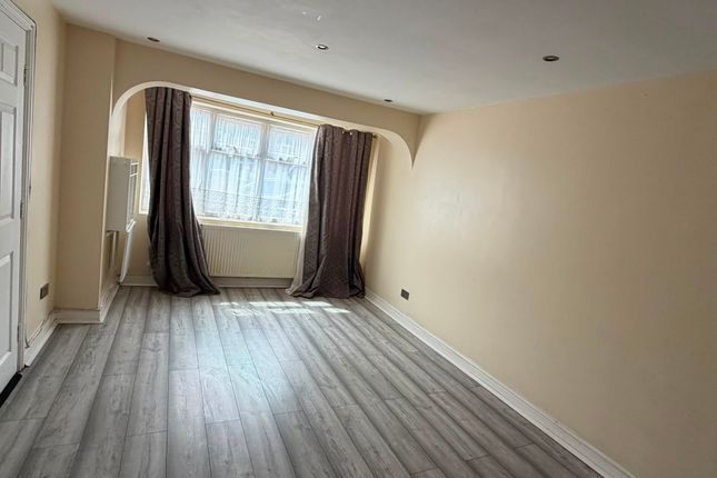 Wren Road, Dagenham photo 4