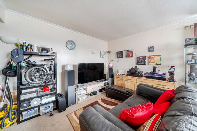 9, Chesswood Court, East Worthing photo 3