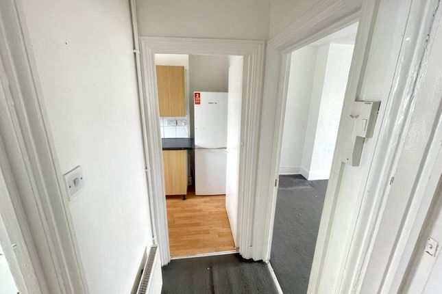 Thumbnail Flat to rent in Kilburn High Road, London