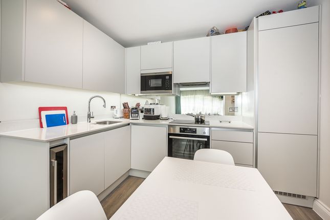 Flat 6, Millwood House, 42, Hampton Road, Teddington photo 2