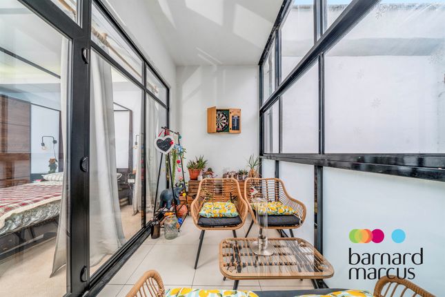 Flat 6, 706, High Road, London photo 3