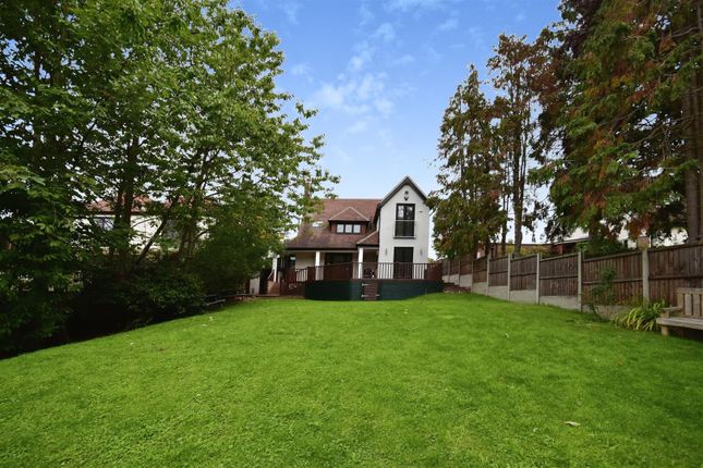 Thumbnail Detached house for sale in Wellington Hill, Loughton