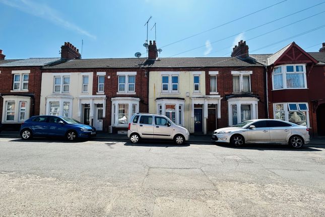 Thumbnail Terraced house to rent in Balmoral Road, Northampton