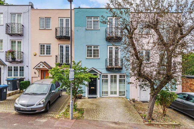 Town house for sale in Eaton Drive, Kingston Upon Thames