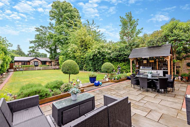 Outdoor Kitchen