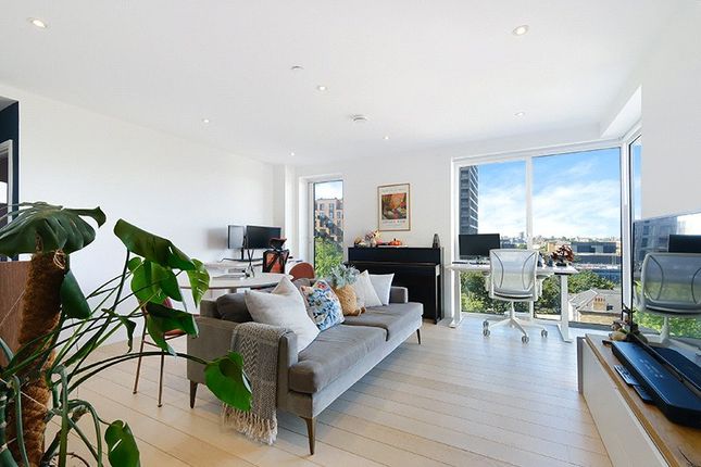 Flat 35, 48, Reminder Lane, London photo 4