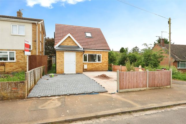 Thumbnail Bungalow for sale in Rochester Way, Twyford, Banbury, Oxfordshire