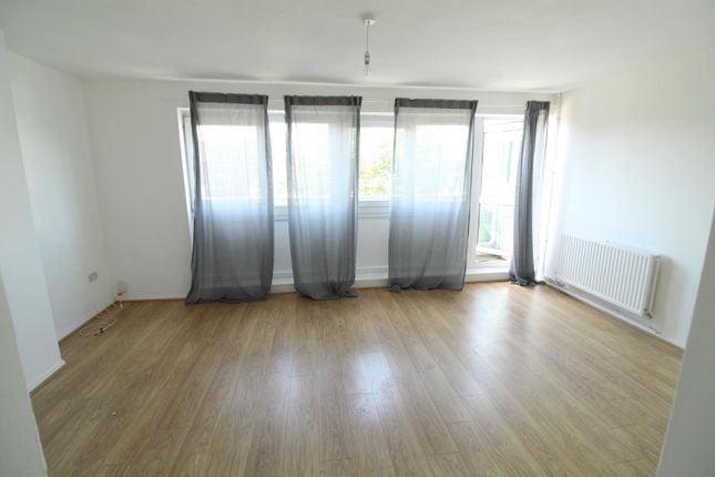 Flat to rent in Ritson House, Caledonian Road