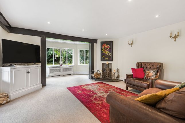 Cheynes Lodge, Hertfordshire photo 4