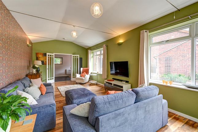 27, Clydesdale Rise, Great Yarmouth photo 4