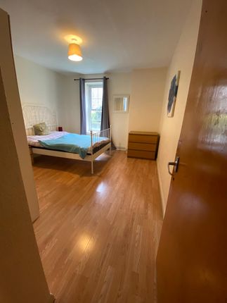 Flat to rent in Brune House, London E1