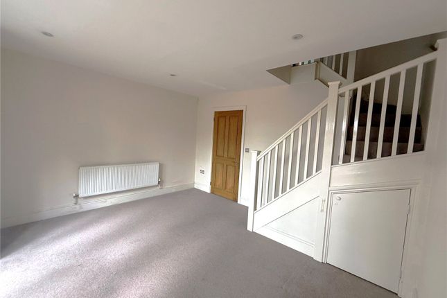 5, Thistledown Close, Farnham photo 3