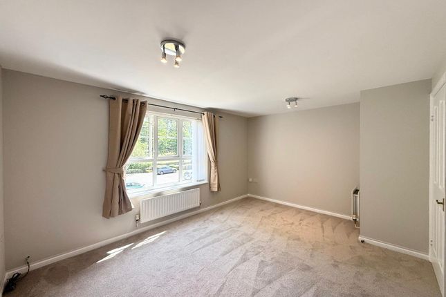 20, Tavistock Park, West Yorkshire photo 5