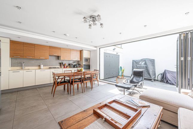 Detached house for sale in Brompton Mews, North Finchley, London