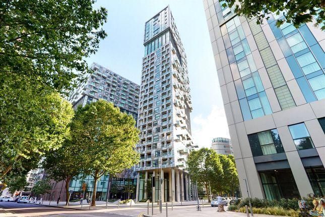 Thumbnail Flat to rent in Talisman Tower, 6 Lincoln Plaza, Canary Wharf, South Quay, London