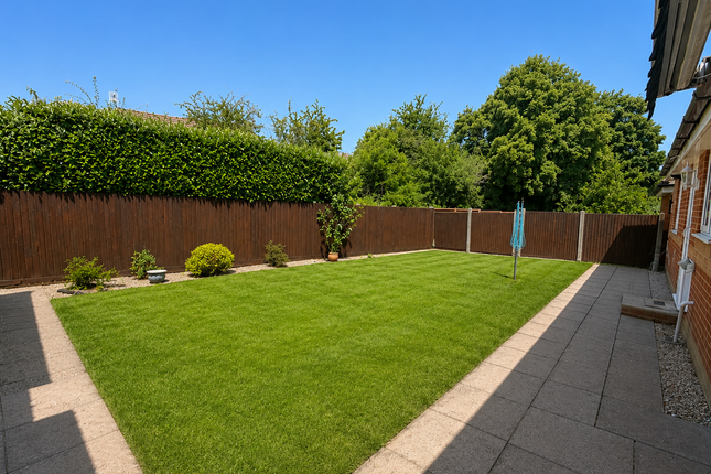 6, Swallowfields, Gillingham photo 2