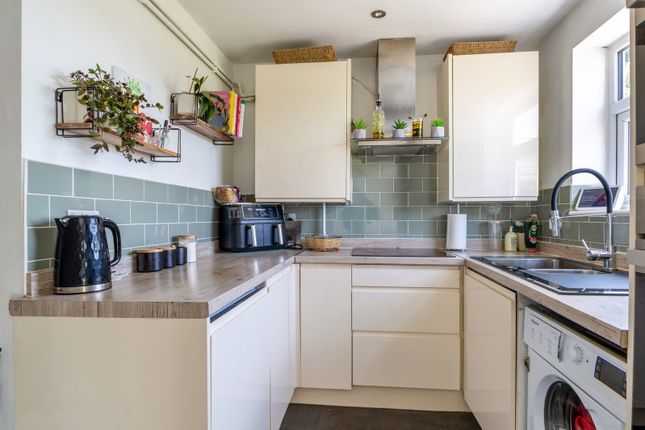 26, Thomond Close, Cheltenham photo 4