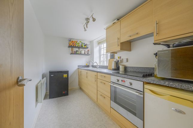 2a, Barton Court Gloucester Street, Cirencester photo 3