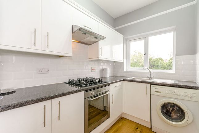 High Road, N22, Wood Green photo 3