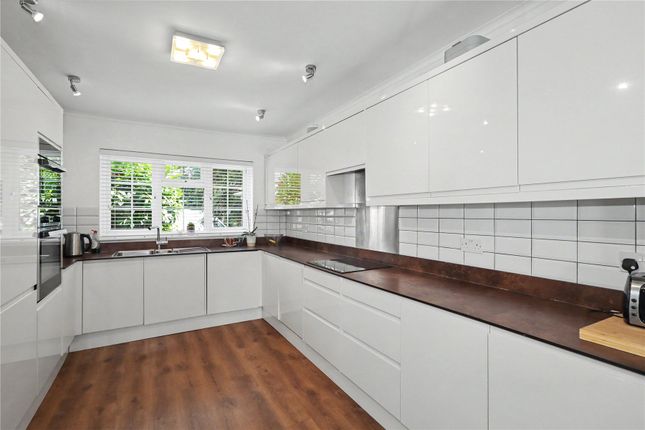 45, Belgrave Manor, Surrey photo 4