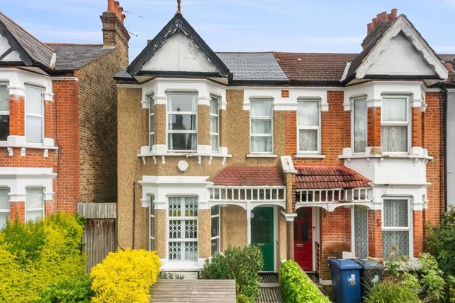 Flat for sale in Adelaide Road, Ealing, London