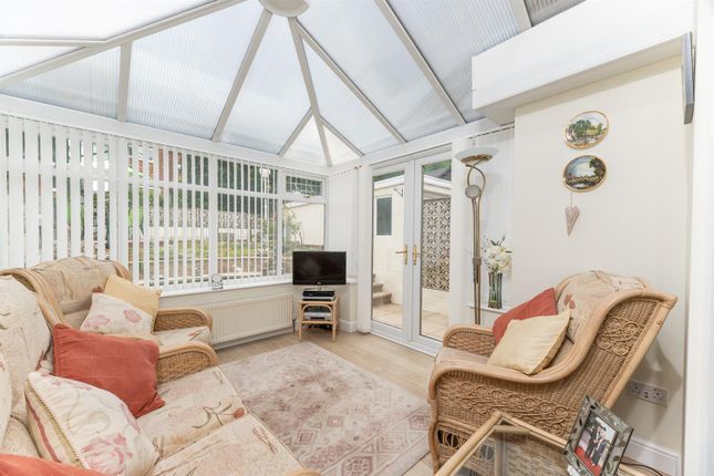 60, Banksfield Crescent, Yeadon photo 4