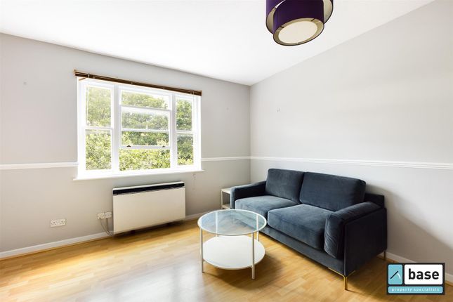 Thumbnail Flat to rent in Cavell Street, London