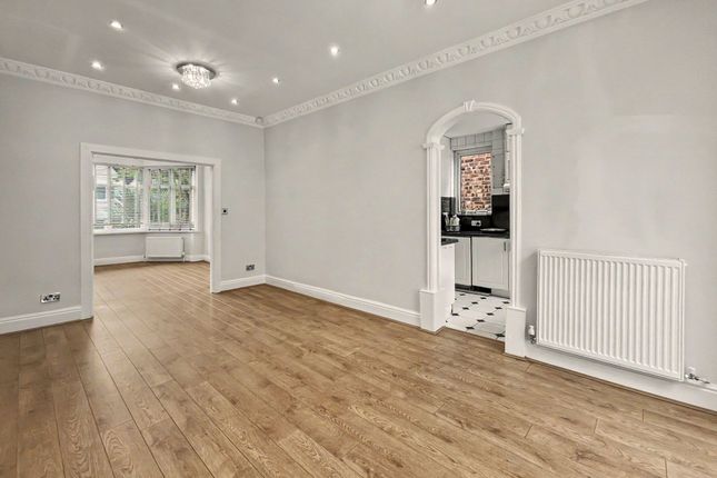7 Salisbury Drive, Manchester photo 2