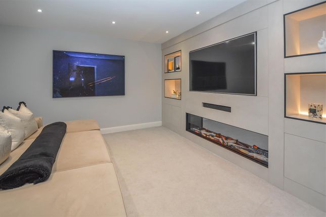1, Church Crescent, Brentwood photo 4