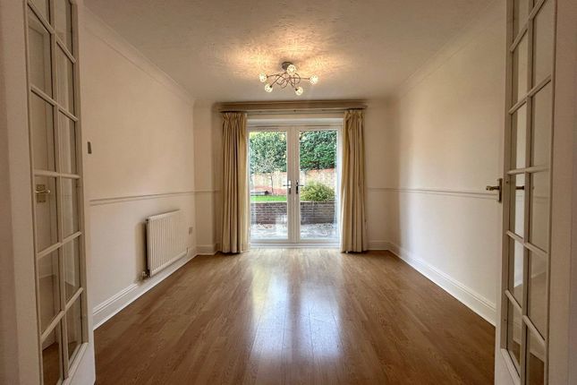 Shakespeare Way, Bracknell photo 3