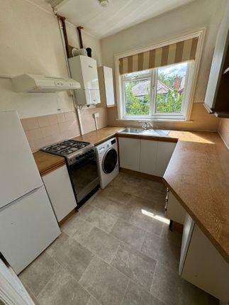 Thumbnail Flat to rent in Sydney Grove, London
