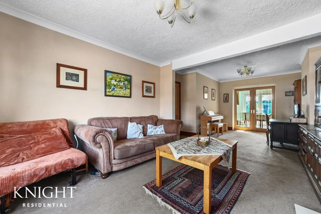 45, Dugard Avenue, Colchester photo 4