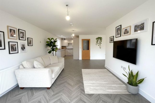 NEW BUILD, 32A, Princes Avenue, SHEERNESS photo 3