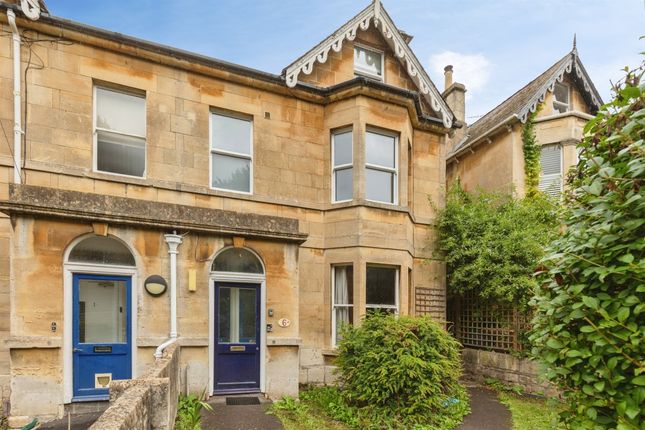 2-bed flat on Flat 2, 6, St. Lukes Road, Bath, £300,000