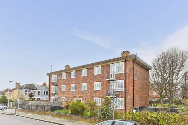 Thumbnail Flat to rent in Gravenel Gardens, Tooting, London