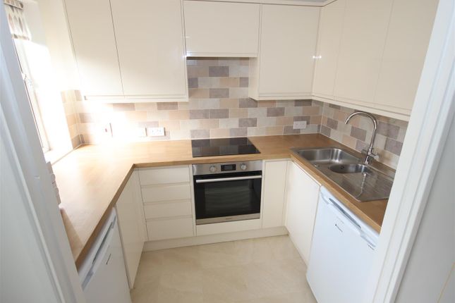 14, Ivyfield Court, Chippenham photo 2