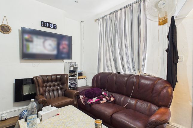 4, Carlton Avenue, Manchester photo 2