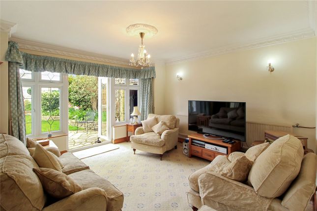 4, Thorndon Park Close, Essex photo 2