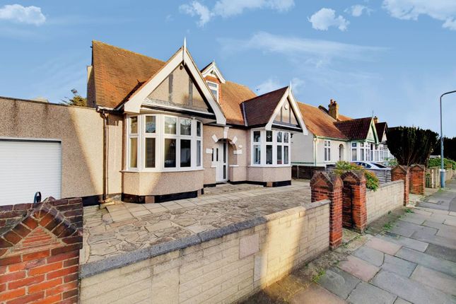 Thumbnail Bungalow for sale in Gyllyngdune Gardens, Ilford