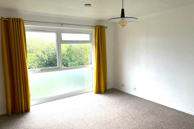 Flat to rent in Hudson Close, Durrington