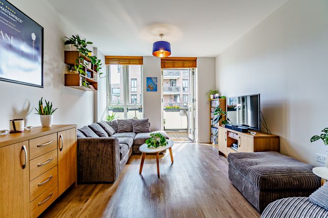 Flat for sale in Gresham Place, London