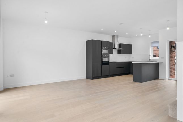 21, Orchard Meadow, Bretherton photo 3