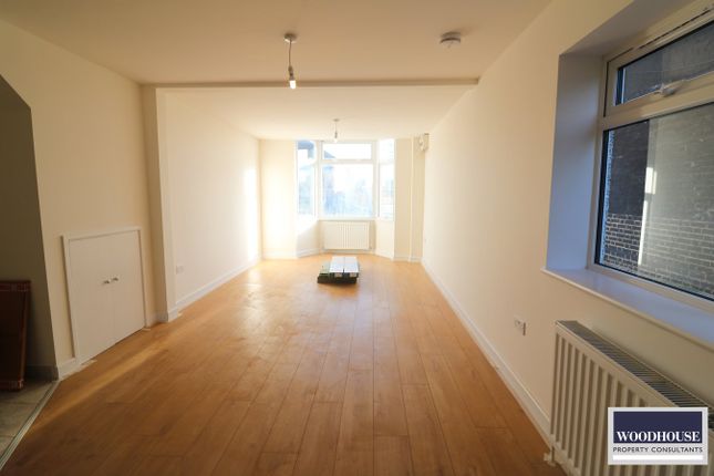 129c, Trinity Lane, Waltham Cross photo 2