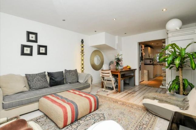 Thumbnail Mews house to rent in Noble Mews, Albion Road, London