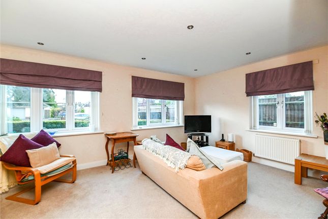 Flat 1, 10, Mount Avenue, Hampshire photo 2