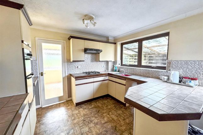 2, Stonehill Drive, Bromyard photo 3