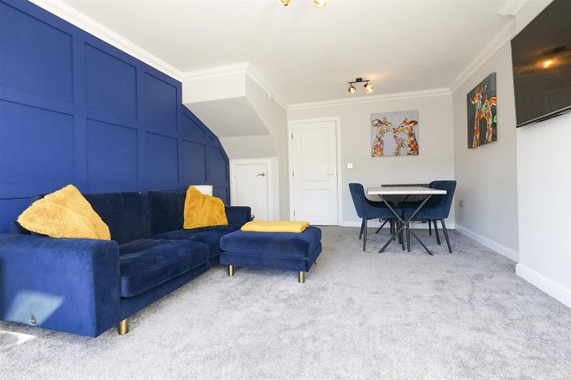 9, Haven Close, Halifax photo 4