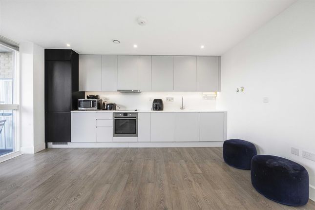 Rookery Court, Flat 12, Ruckholt Road, London photo 3