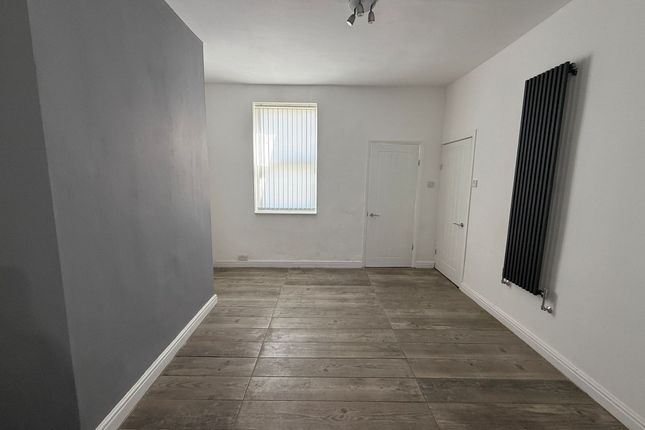 16 Hawarden Grove, Liverpool photo 2