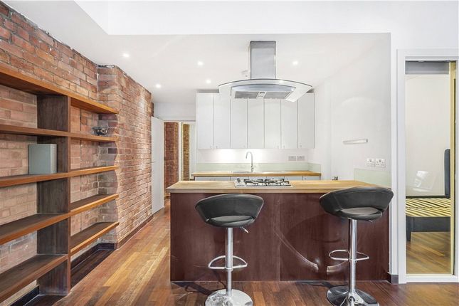 Flat 104, Block A, 27, Green Walk, London photo 3